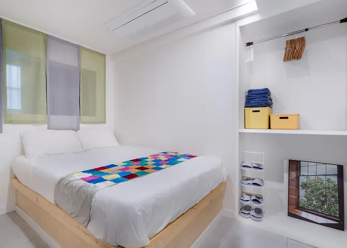 Ikseon Atelier Hostal