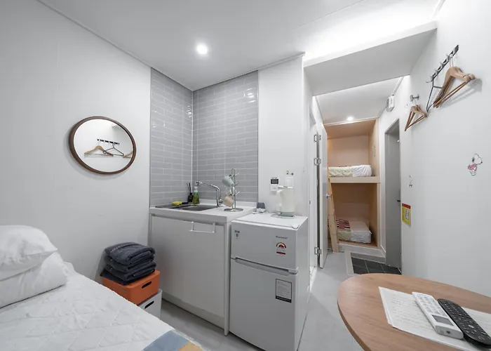 Ikseon Atelier Hostal *